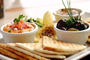 ڰ֢״